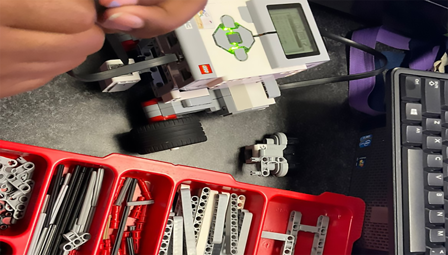 Unisa Gauteng Region drives a digital future with robotics workshops_banner.jpg